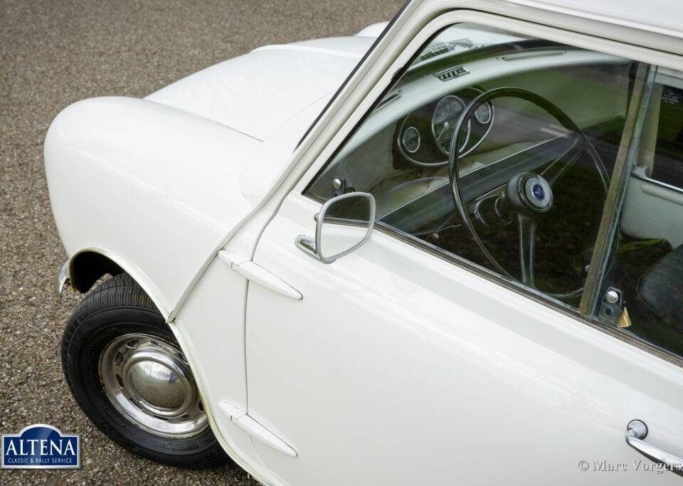 Image 22/42 of Morris Mini 1000 &quot;de Luxe&quot; (1969)