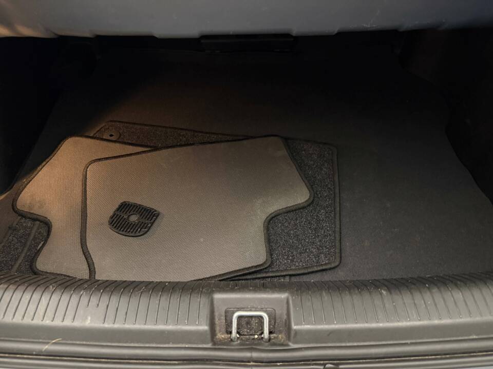 Bild 21/21 von Opel Astra 1.8 "90 Jahre Bertone" (2001)