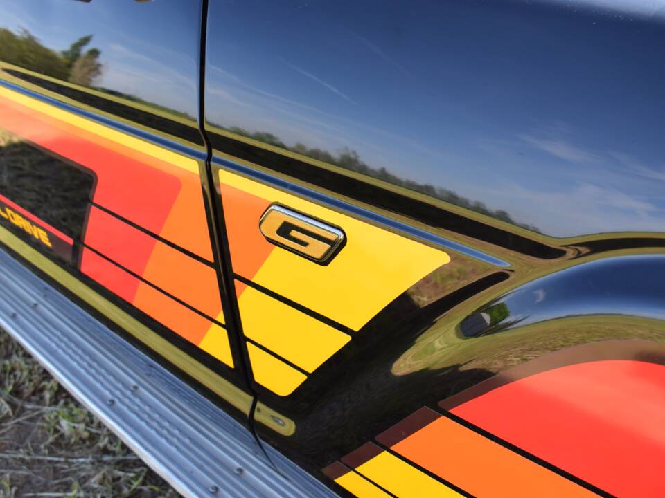 Image 13/17 of Toyota Land Cruiser FJ 62 (1987)