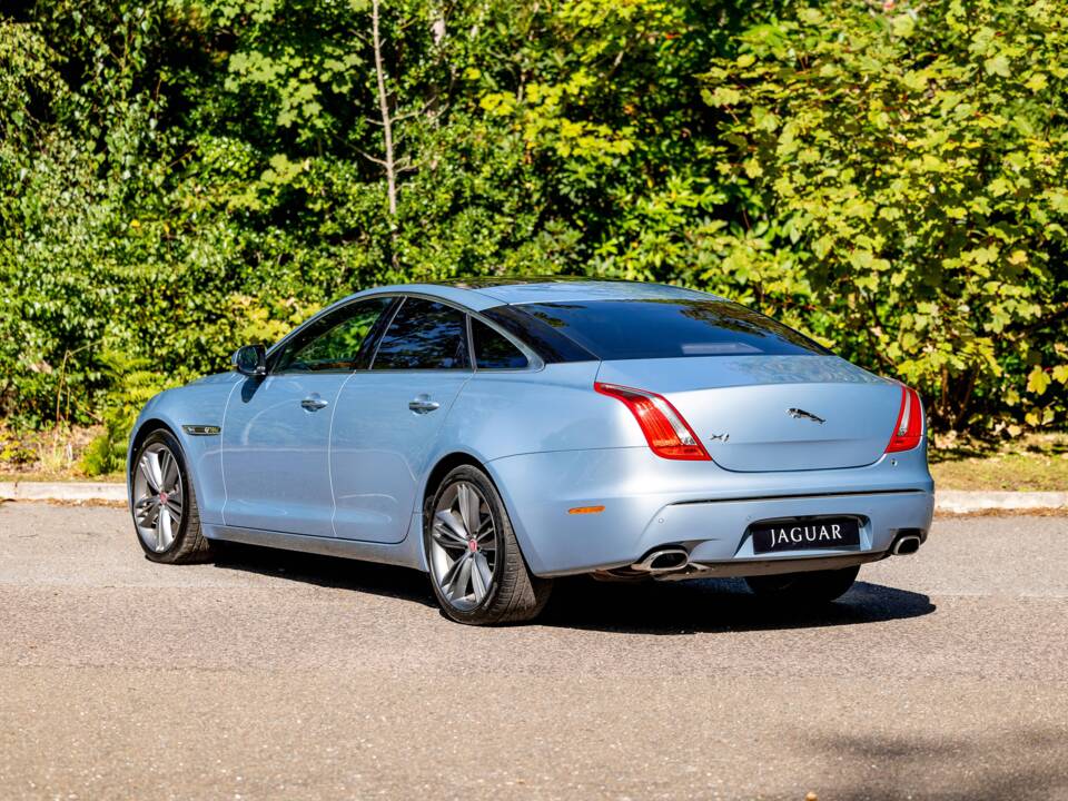 Image 4/8 of Jaguar XJ 5.0 (2010)