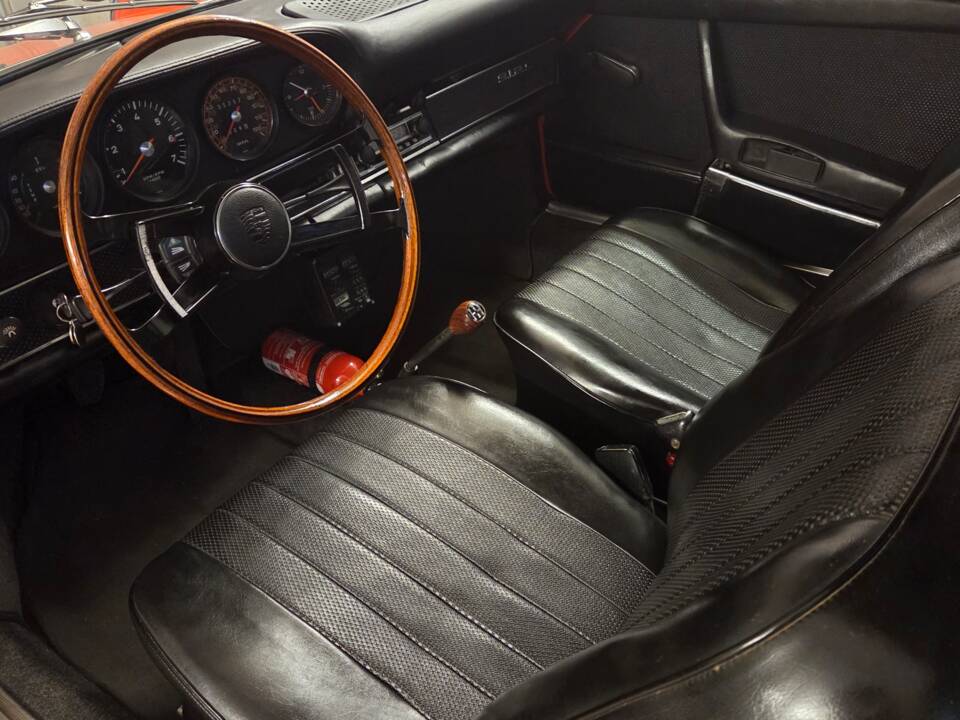 Image 18/79 of Porsche 912 (1969)