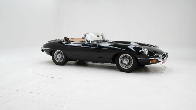 Image 3/15 of Jaguar E-Type (1969)