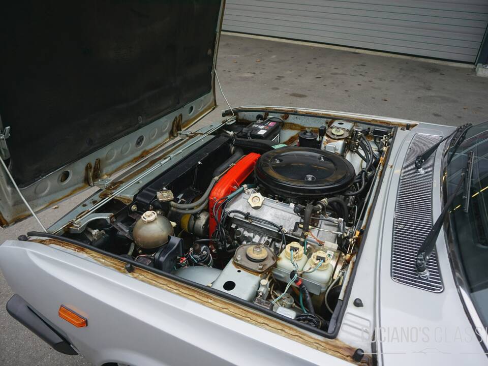 Image 49/66 of FIAT 130 Coupé (1972)