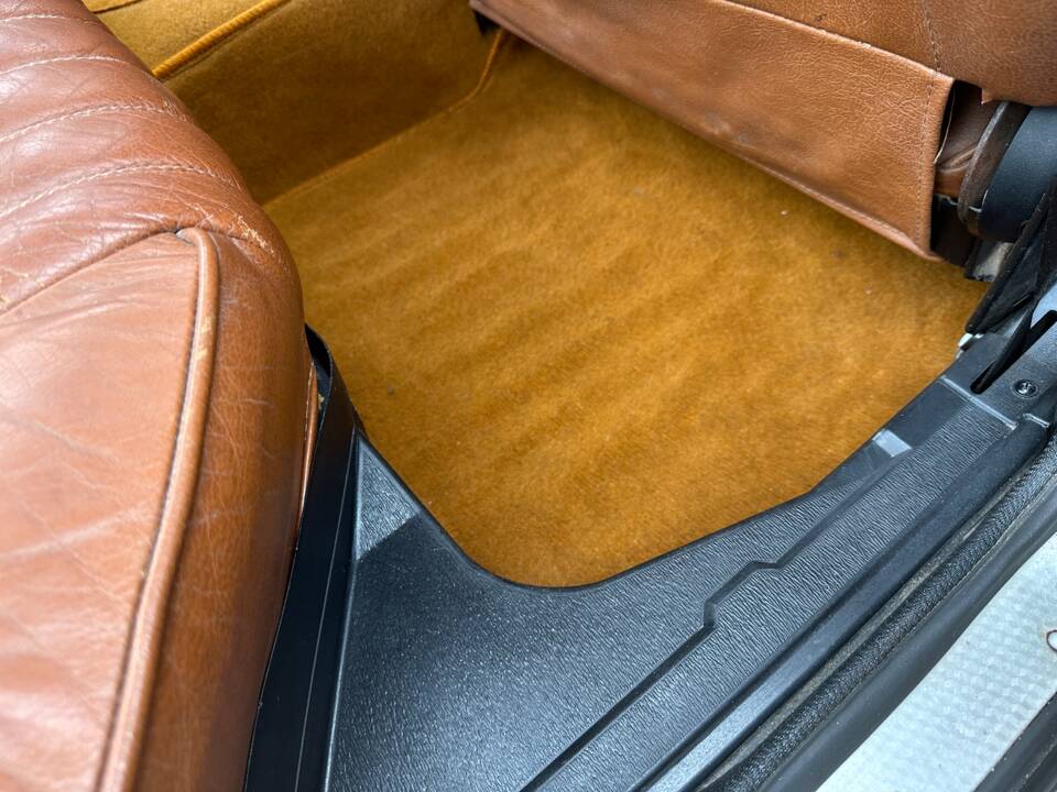 Image 41/80 of Peugeot 504 TI (1976)