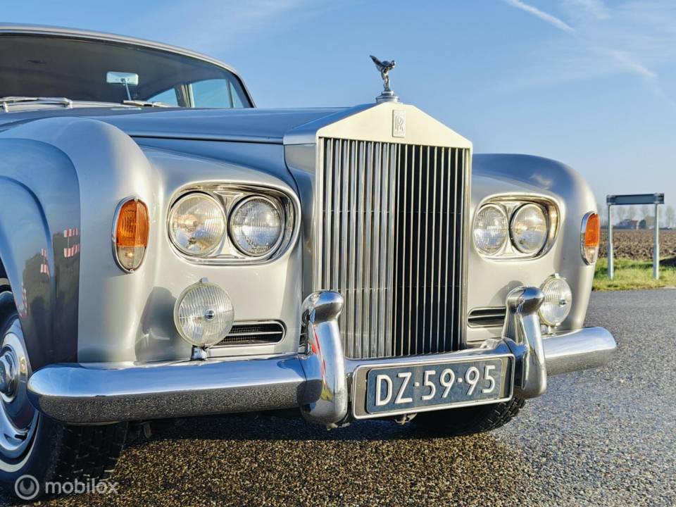 Image 14/40 of Rolls-Royce Silver Cloud III (1965)