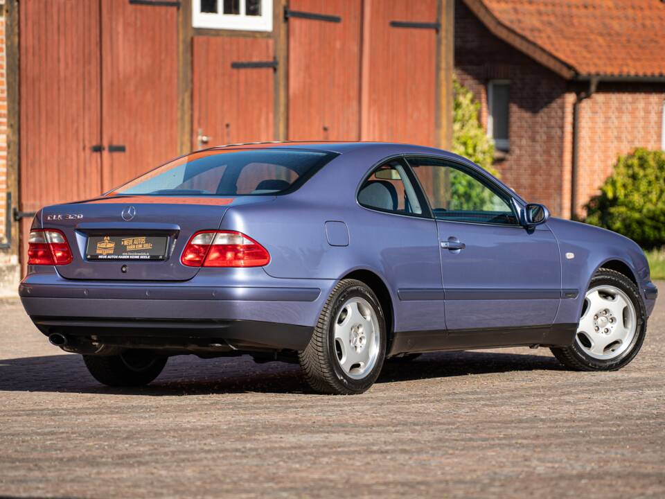 Bild 12/58 von Mercedes-Benz CLK 320 (1999)