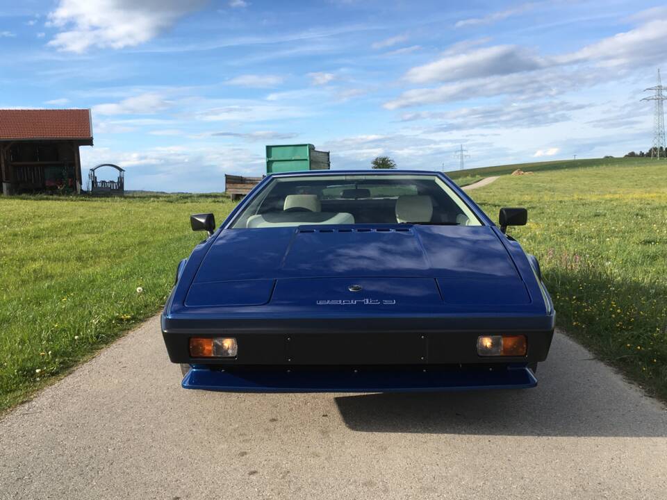 Image 2/46 of Lotus Esprit (1985)