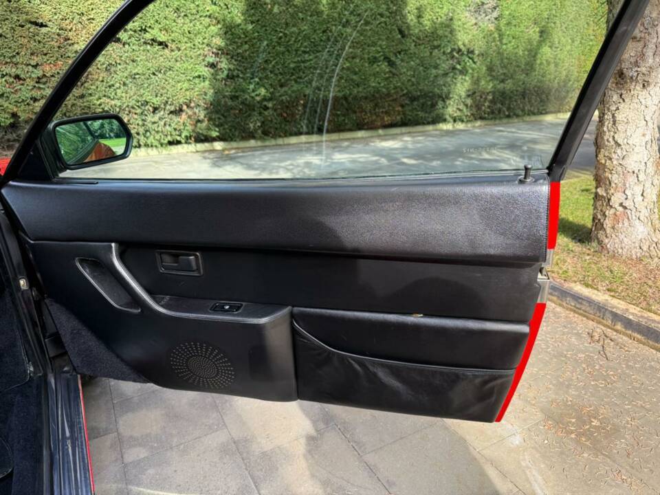 Image 23/50 of Ferrari Mondial 3.2 (1988)