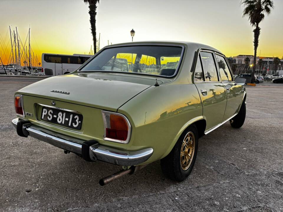 Image 2/55 de Peugeot 504 GL (1979)