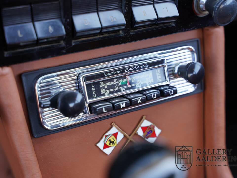 Bild 31/50 von Ferrari 330 GT 2+2 (1965)