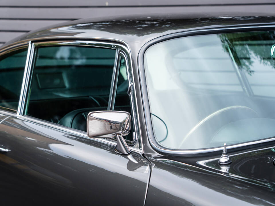 Imagen 42/49 de Aston Martin DB 6 Mk II (1970)