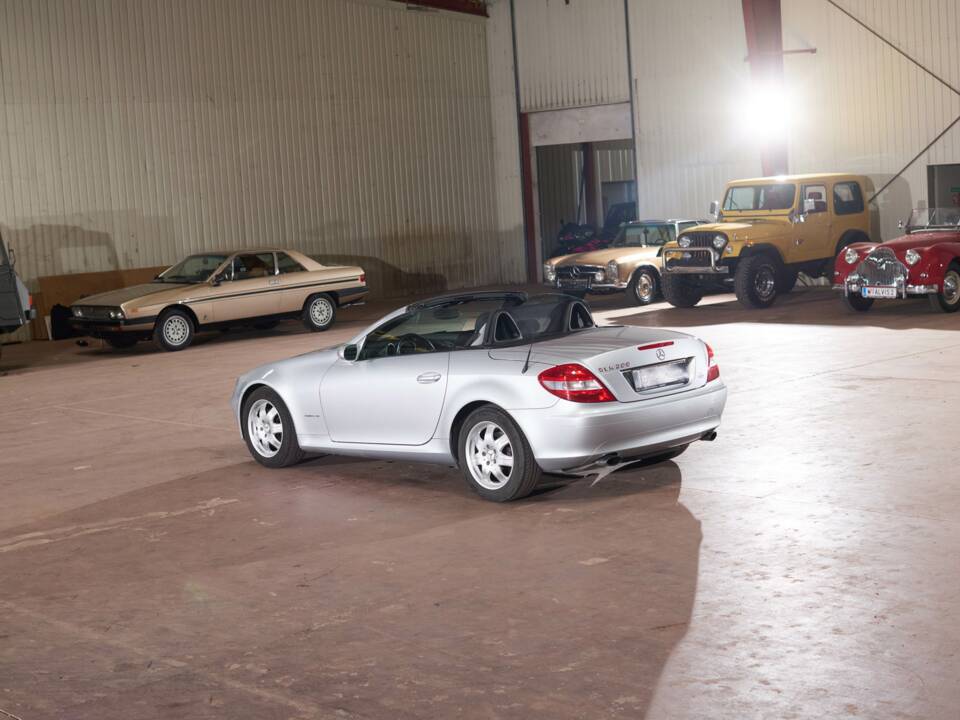 Image 3/32 of Mercedes-Benz SLK 200 Kompressor (2004)