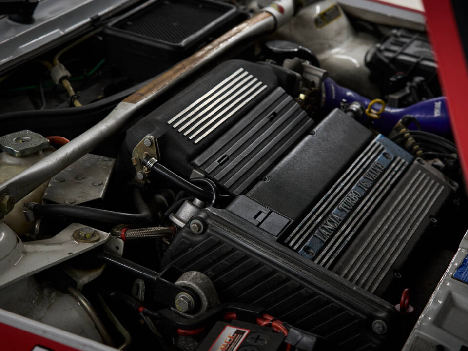 Bild 77/98 von Lancia Delta HF Integrale Evoluzione I &quot;Martini 6&quot; (1992)