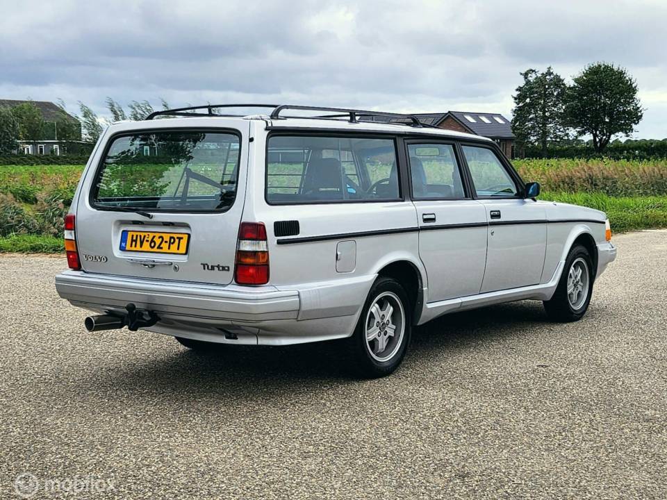 Image 10/31 of Volvo 240 Turbo (1982)