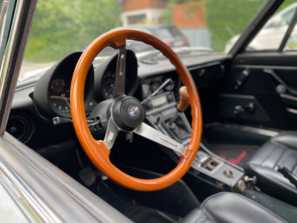 Afbeelding 13/31 van Alfa Romeo 1.6 Spider (1985)