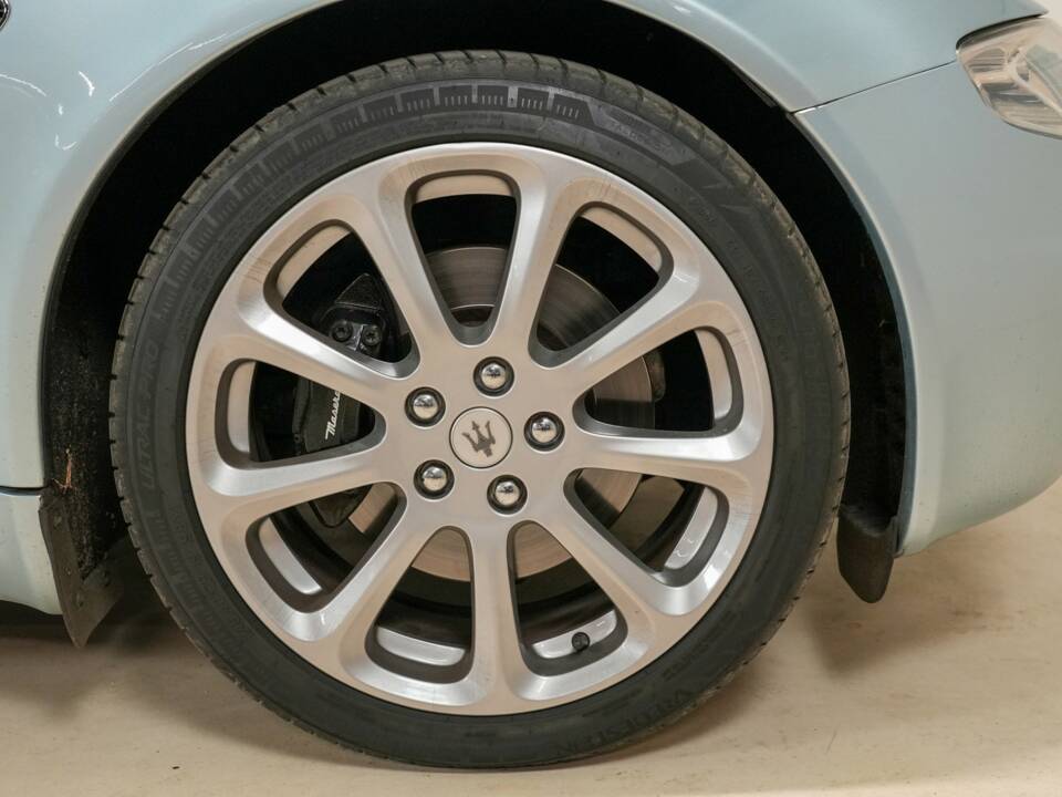 Bild 22/38 von Maserati Quattroporte 4.2 (2005)