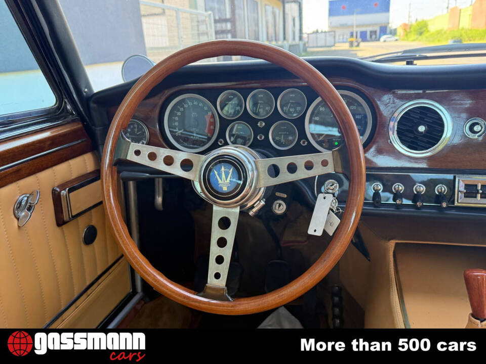 Image 12/15 of Maserati Mexico 4700 (1967)