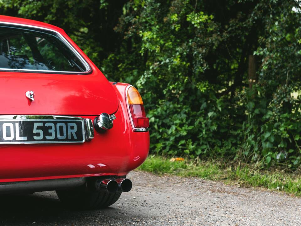 Image 43/50 of MG MGB GT V8 (1977)