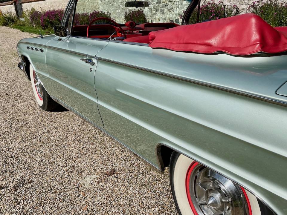Image 32/50 of Buick Electra 225 Convertible (1962)