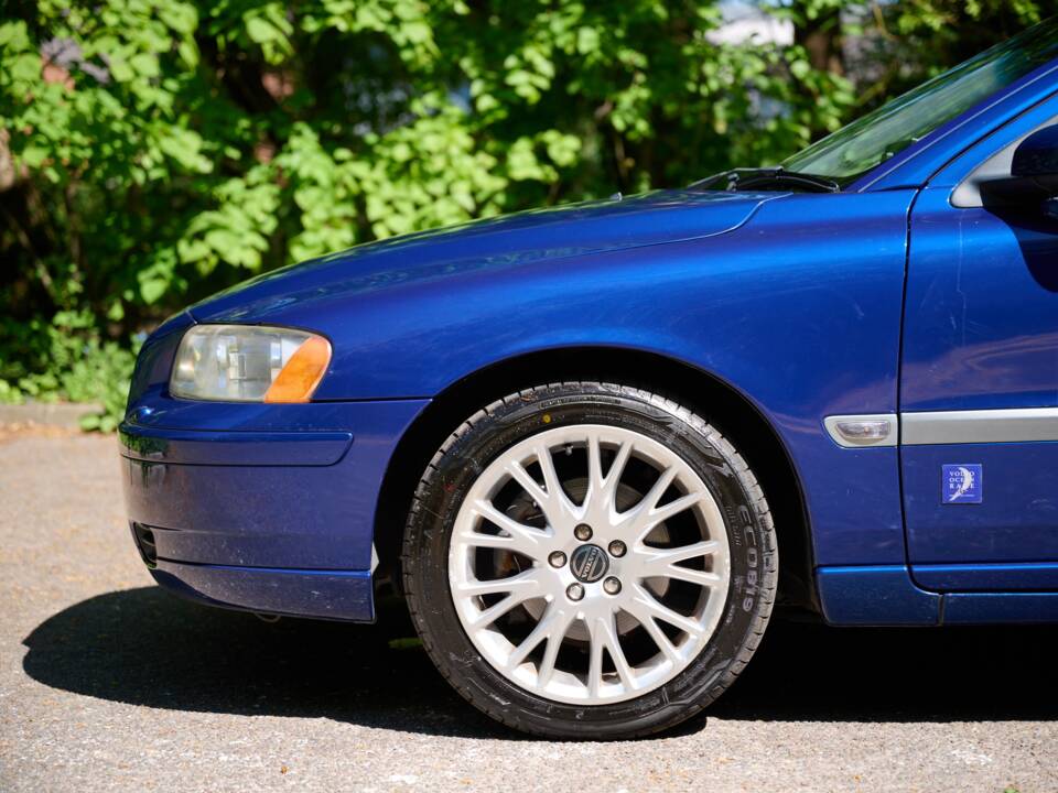 Image 19/50 of Volvo V 70 2.4 (2006)