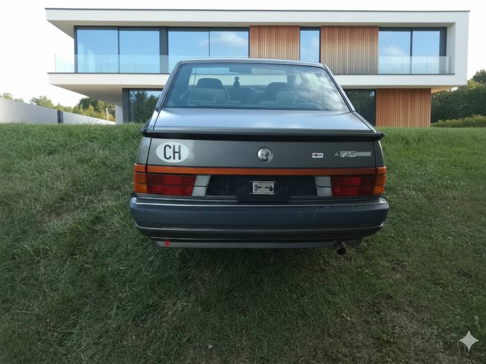 Bild 5/8 von Alfa Romeo 75 3.0 V6 America (1988)