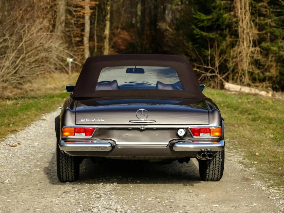 Image 6/21 de Mercedes-Benz 280 SL (1969)