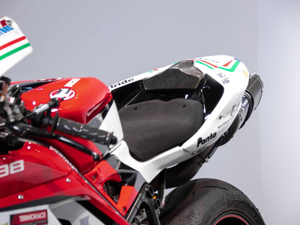 Bild 36/50 von Ducati DUMMY (2010)
