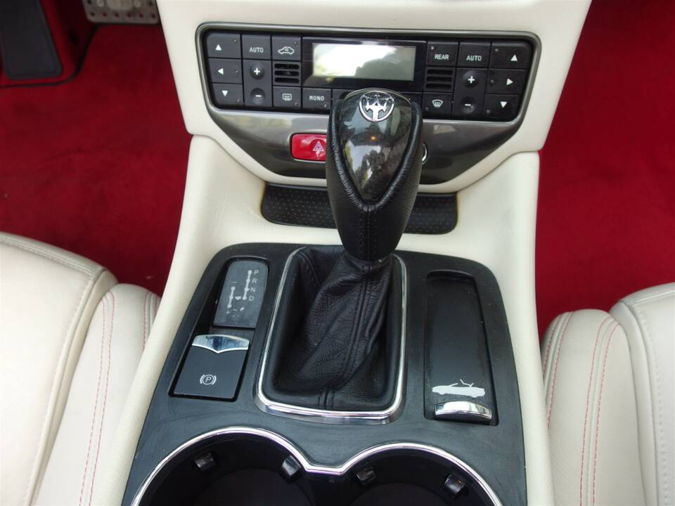 Image 66/99 of Maserati GranCabrio Sport (2015)