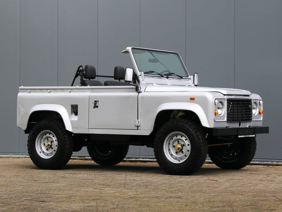 Bild 4/49 von Land Rover Defender 90 (1990)