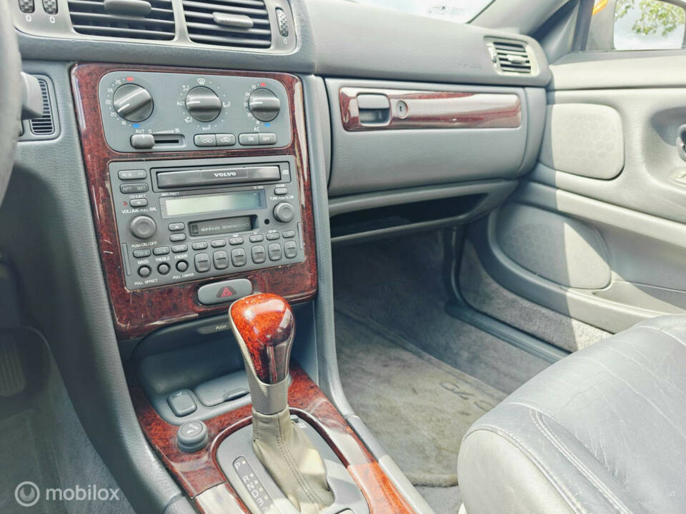 Imagen 23/32 de Volvo C70 2.4 T (1999)