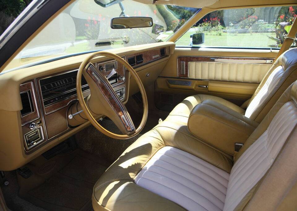 Bild 2/8 von Mercury Grand Marquis Coupe (1977)