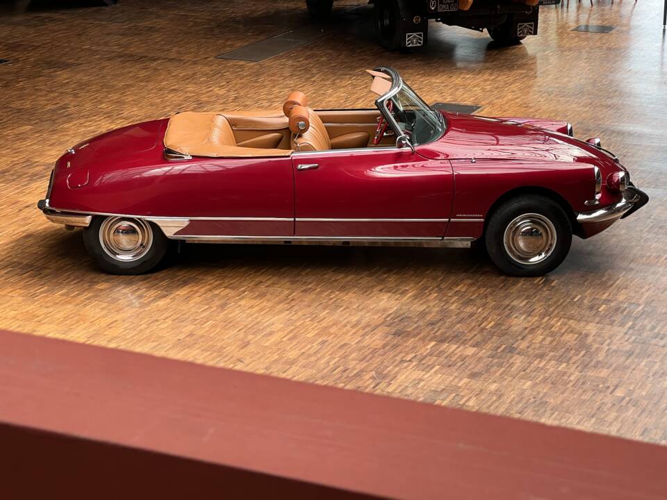 Immagine 10/33 di Citroën DS 19 Usine (1963)