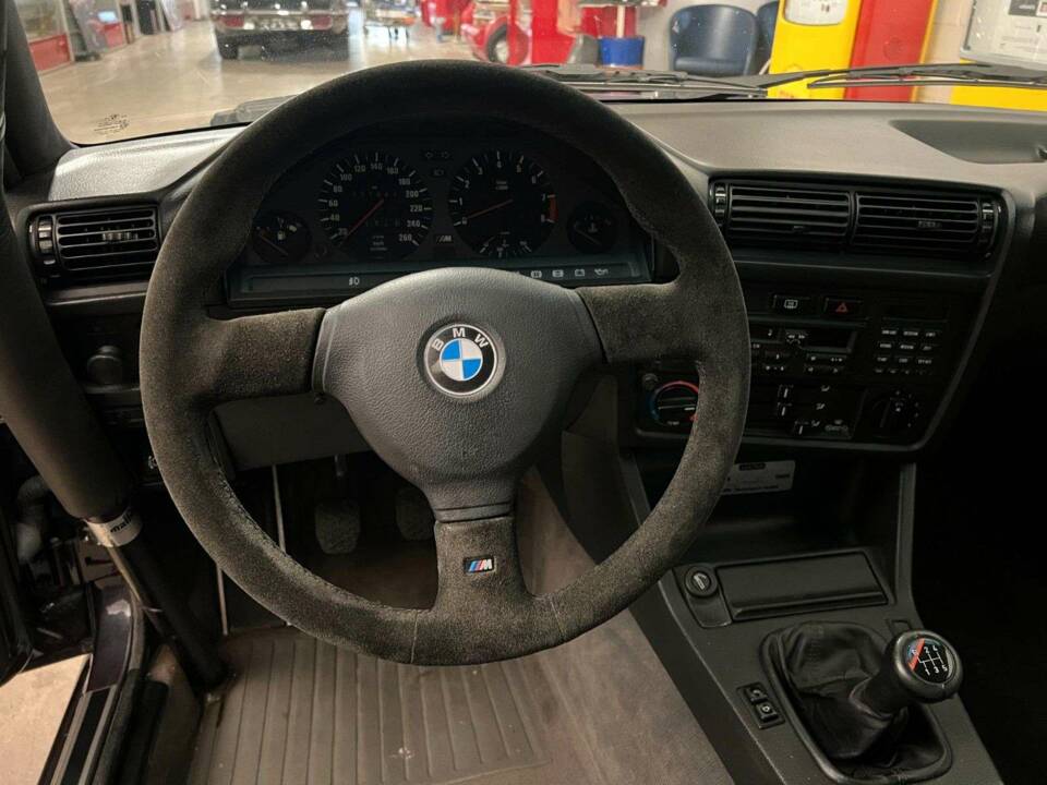 Image 10/20 of BMW M3 (1989)