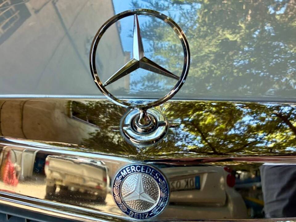 Afbeelding 63/73 van Mercedes-Benz 380 SE (1984)