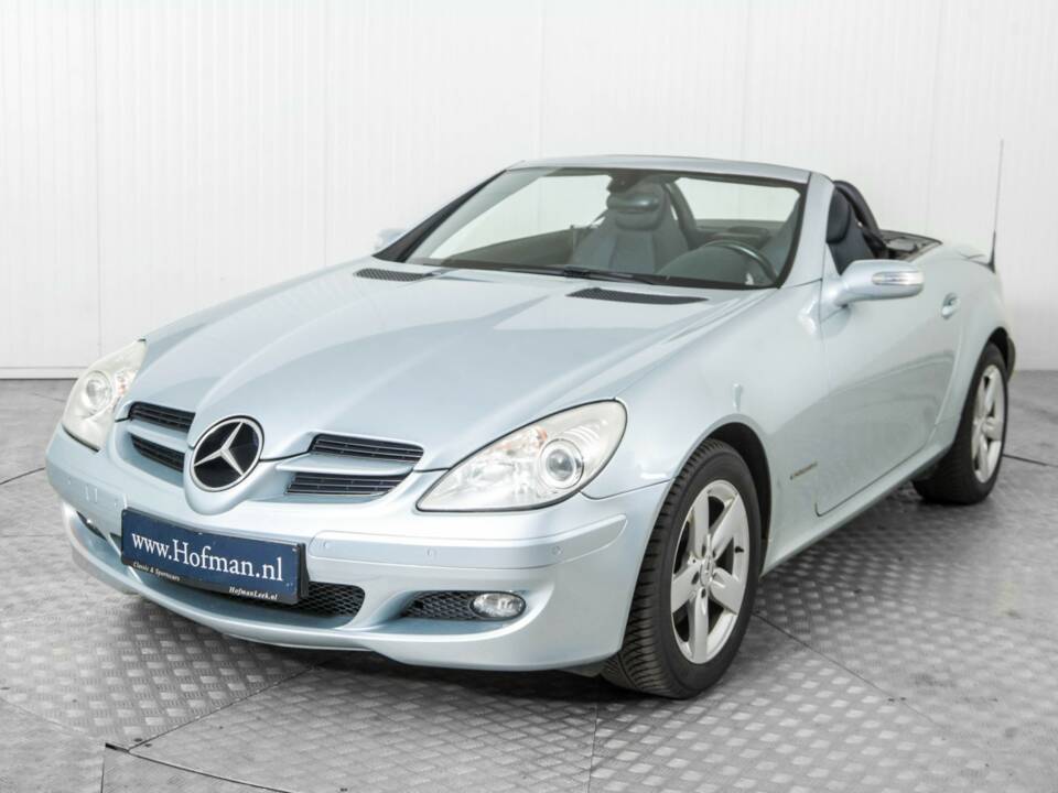 Immagine 17/50 di Mercedes-Benz SLK 200 Kompressor (2004)
