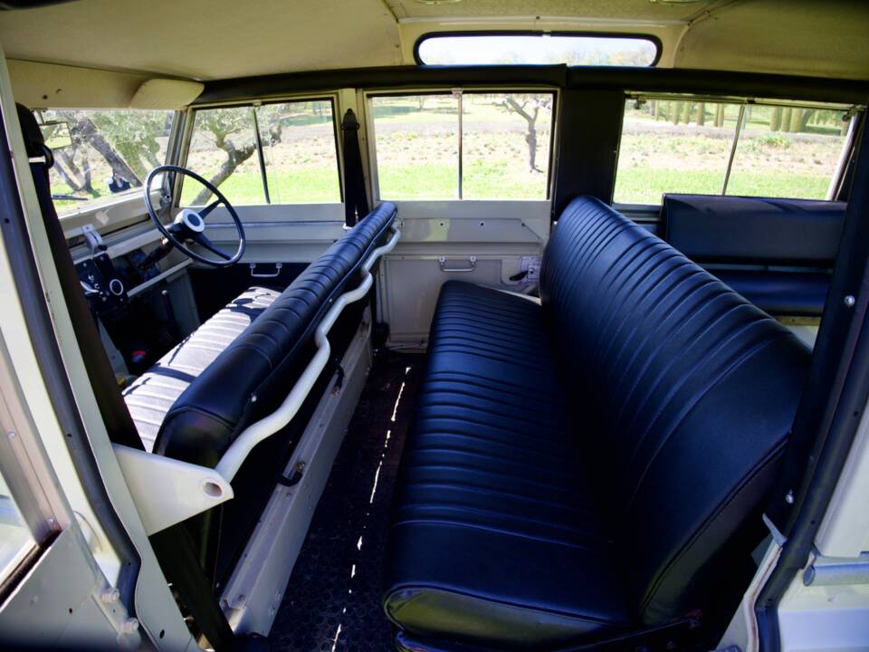 Image 9/14 of Land Rover 109 (1971)