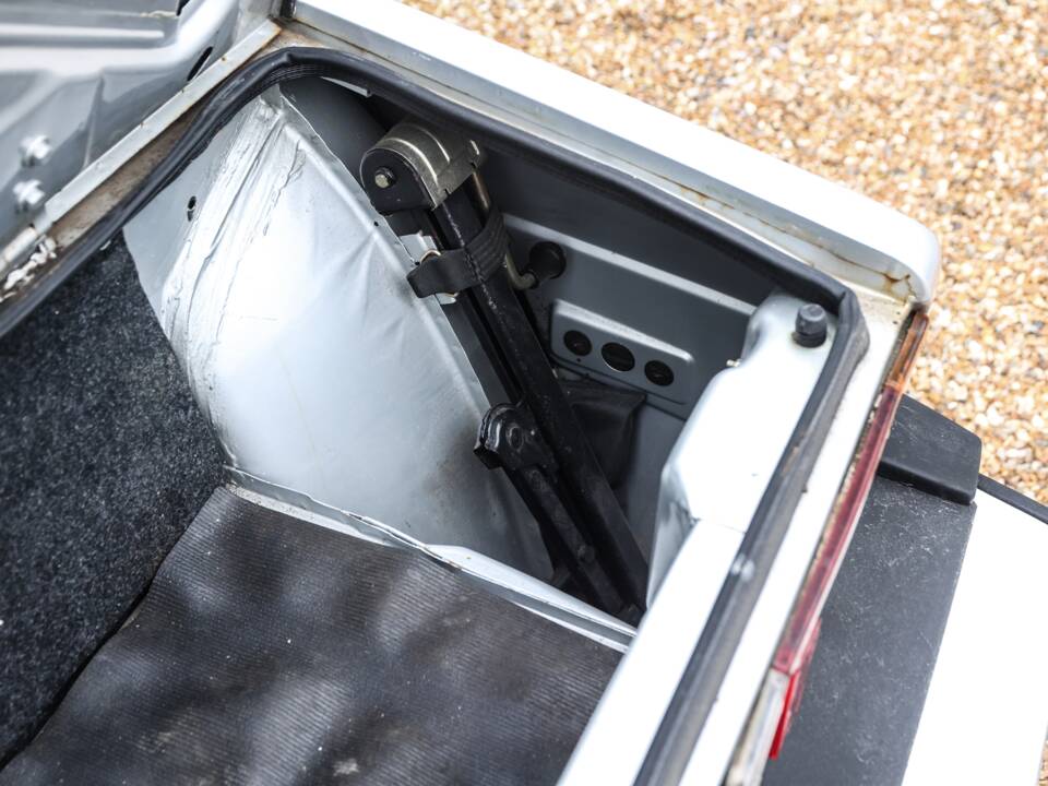 Image 36/50 of FIAT X 1/9 (1984)