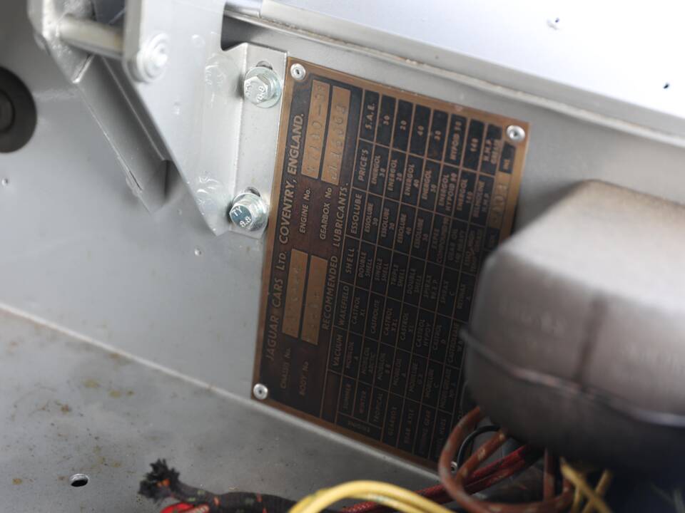 Bild 29/34 von Jaguar XK 120 SE OTS (1953)