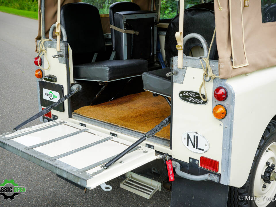 Image 54/55 of Land Rover 88 (1958)