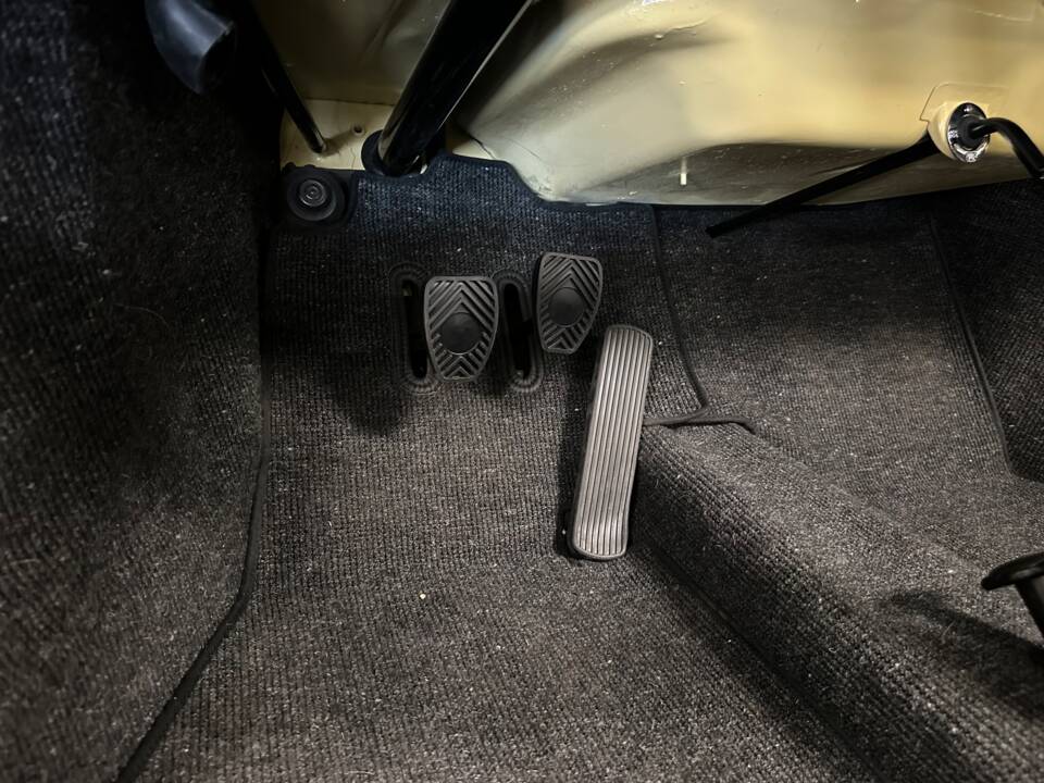 Image 84/101 of Porsche 356 B 1600 (1963)