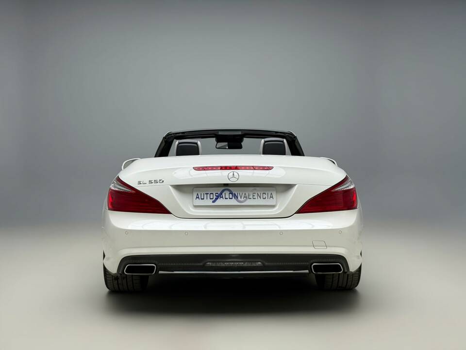 Bild 13/26 von Mercedes-Benz SL 500 (2015)