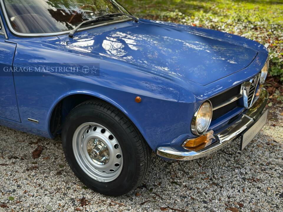Bild 12/100 von Alfa Romeo Giulia GT 1300 Junior (1973)