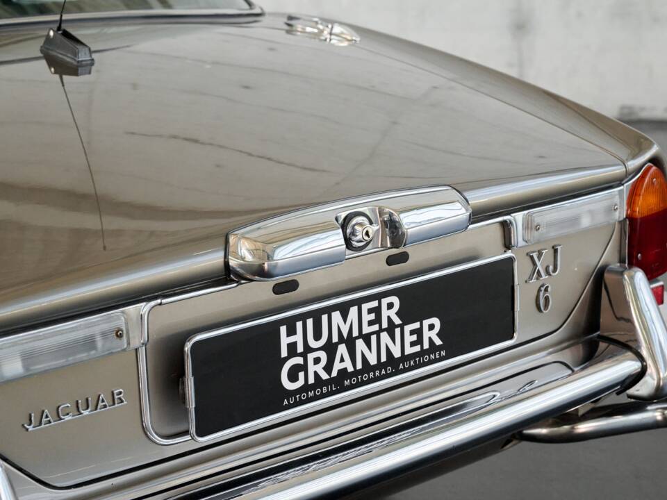 Bild 16/50 von Jaguar XJ 6 L 4.2 (1975)