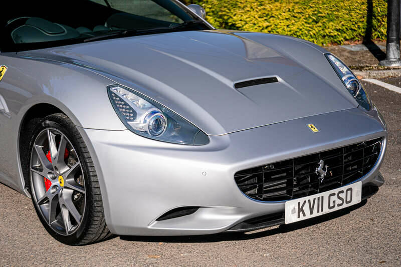 Image 8/44 de Ferrari California (2011)