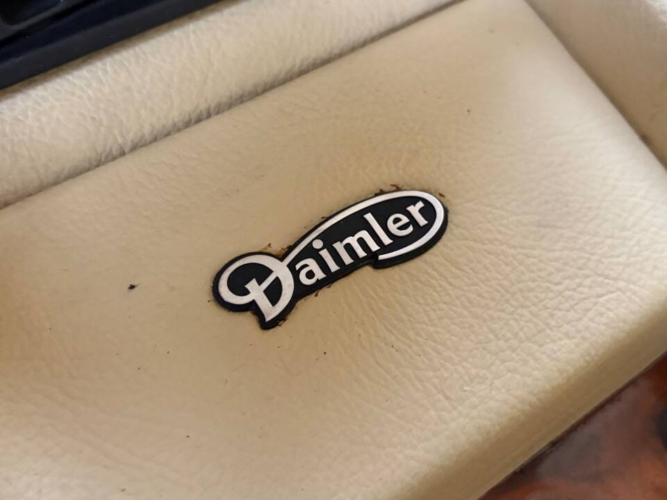 Immagine 19/31 di Jaguar XJ 40 (XJ-R) (1989)