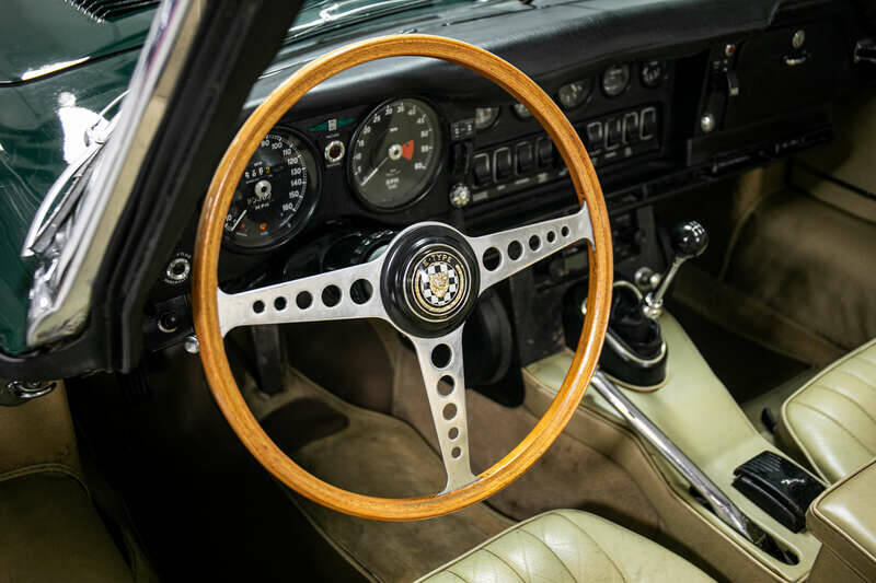 Image 12/23 de Jaguar E-Type (1970)