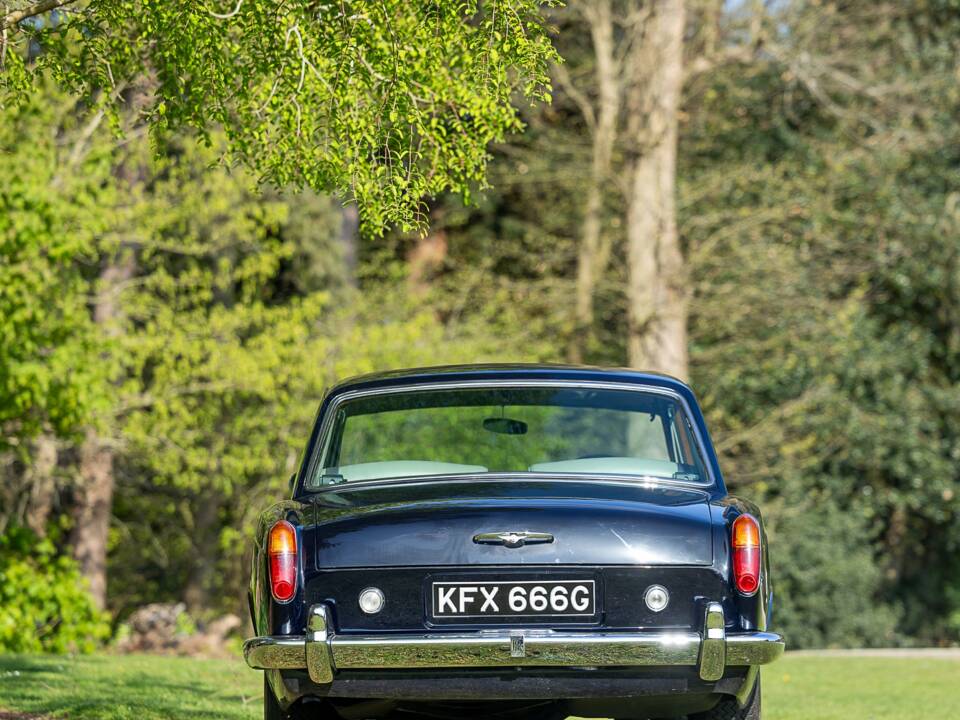 Image 18/50 of Rolls-Royce Silver Shadow I (1968)
