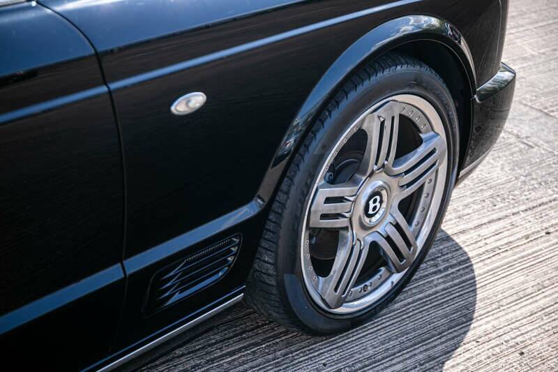 Image 17/29 de Bentley Azure T (2010)