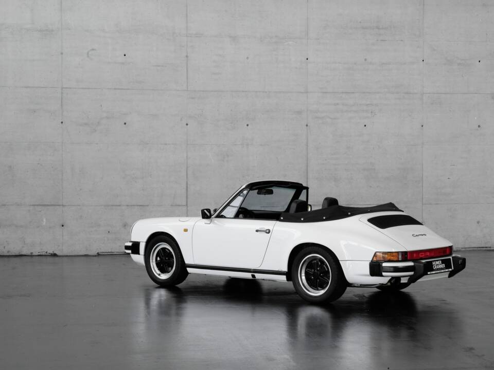 Image 5/46 de Porsche 911 Carrera 3.2 (1984)