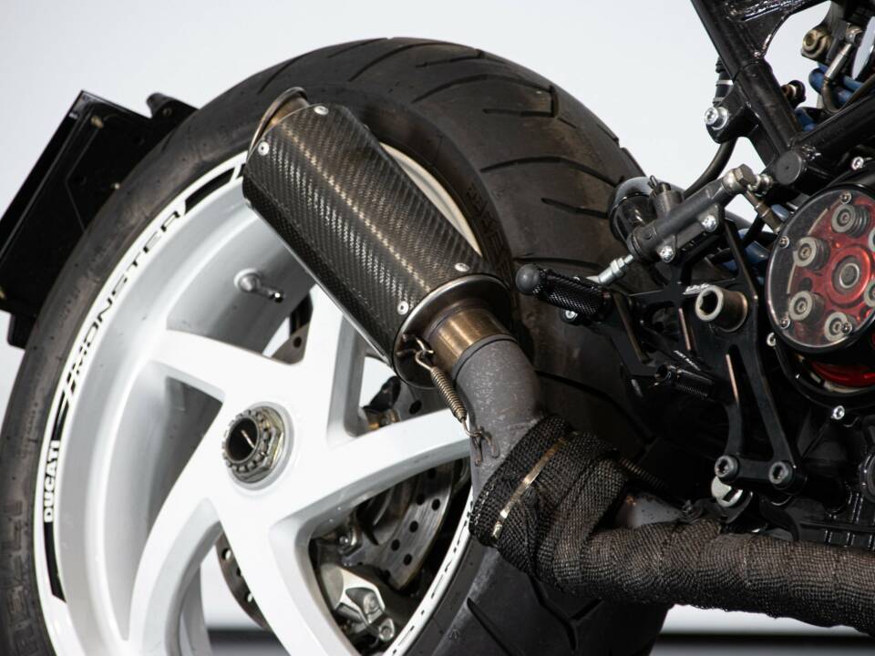 Image 30/50 of Ducati DUMMY (1998)